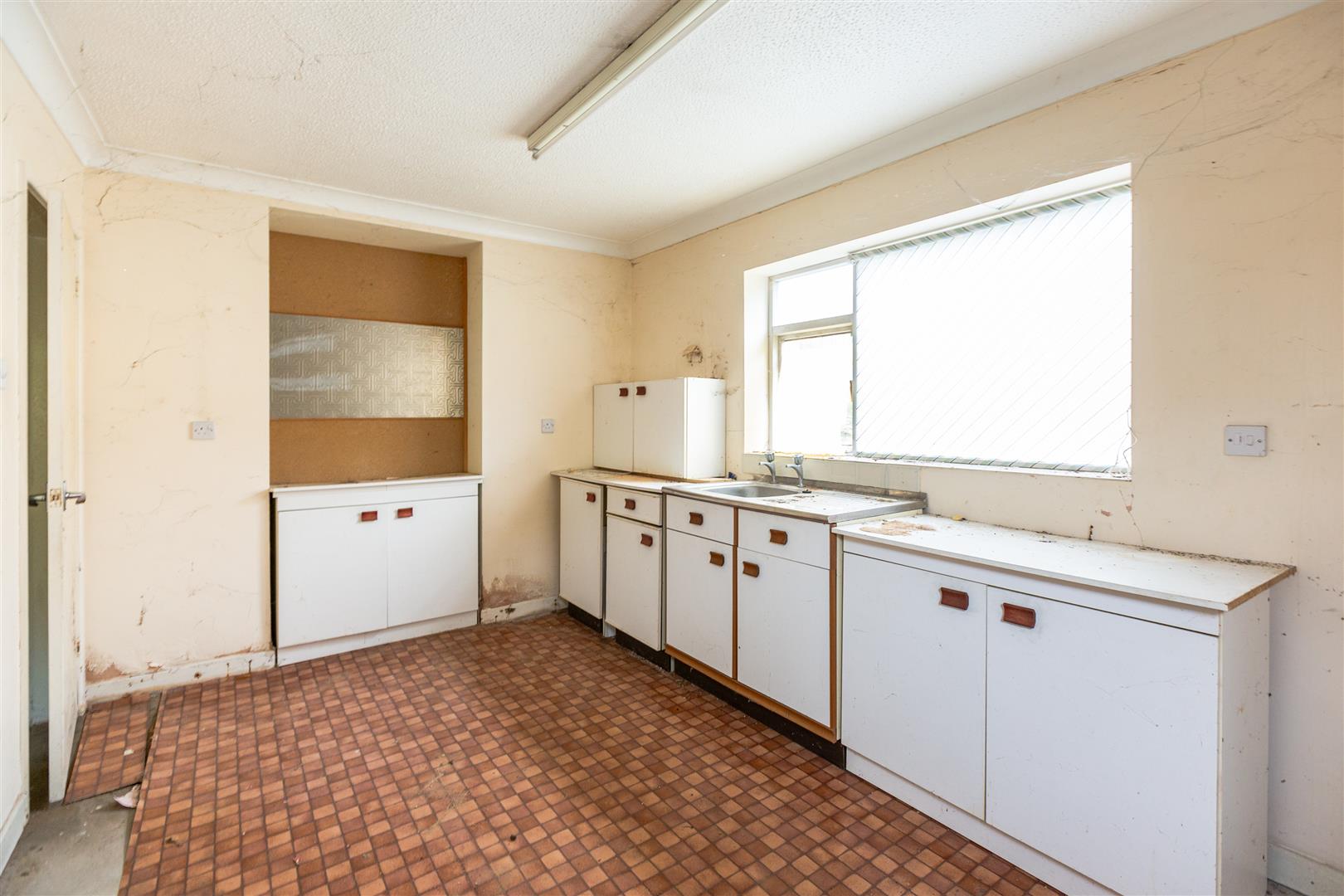 Vicarage Road, Morriston, Swansea, SA6 6DH